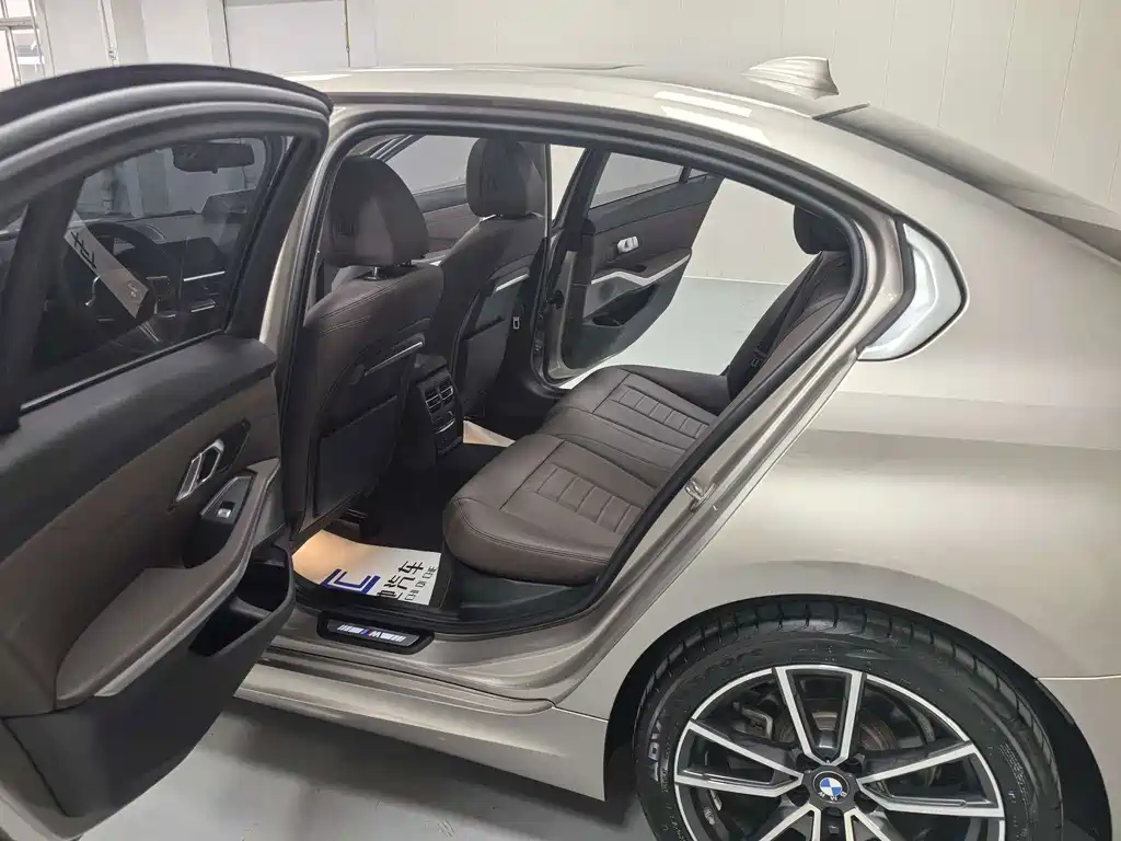 BMW 3 Series — миниатюра 11