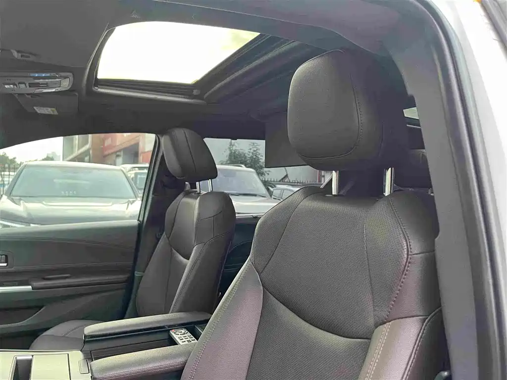 Toyota Sienna — миниатюра 11