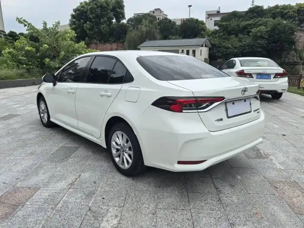 Toyota Corolla — миниатюра 5