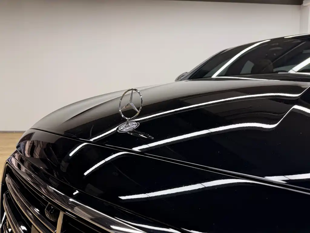 Mercedes-Benz E-Class — миниатюра 6