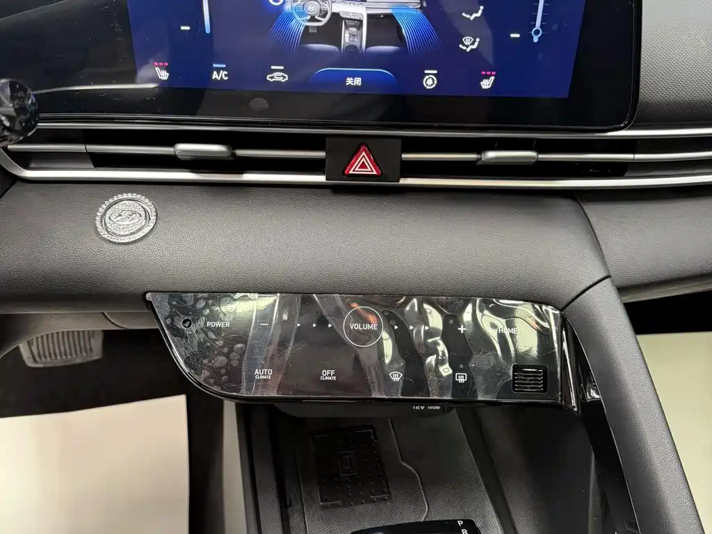 Hyundai Elantra — миниатюра 11