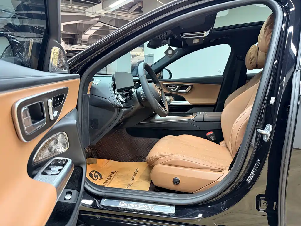 Mercedes-Benz E-Class — миниатюра 12