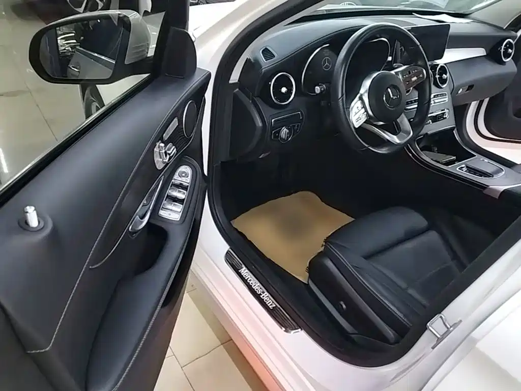 Mercedes-Benz C-Class — миниатюра 16