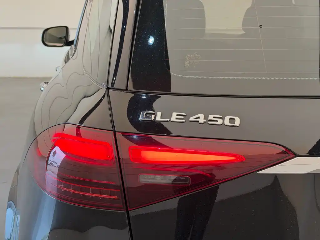 Mercedes-Benz GLE (Import) — миниатюра 17