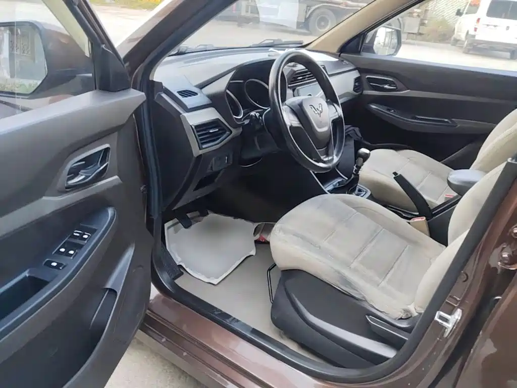 Wuling Hongguang — миниатюра 16