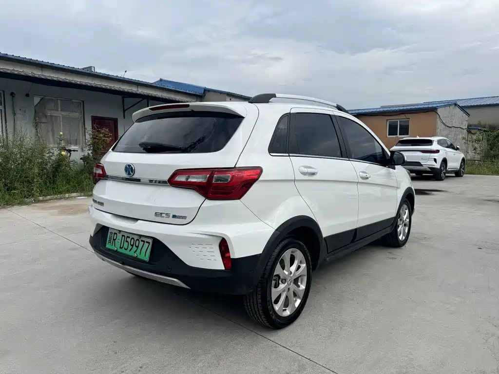 BAIC New Energy EC5 — миниатюра 11