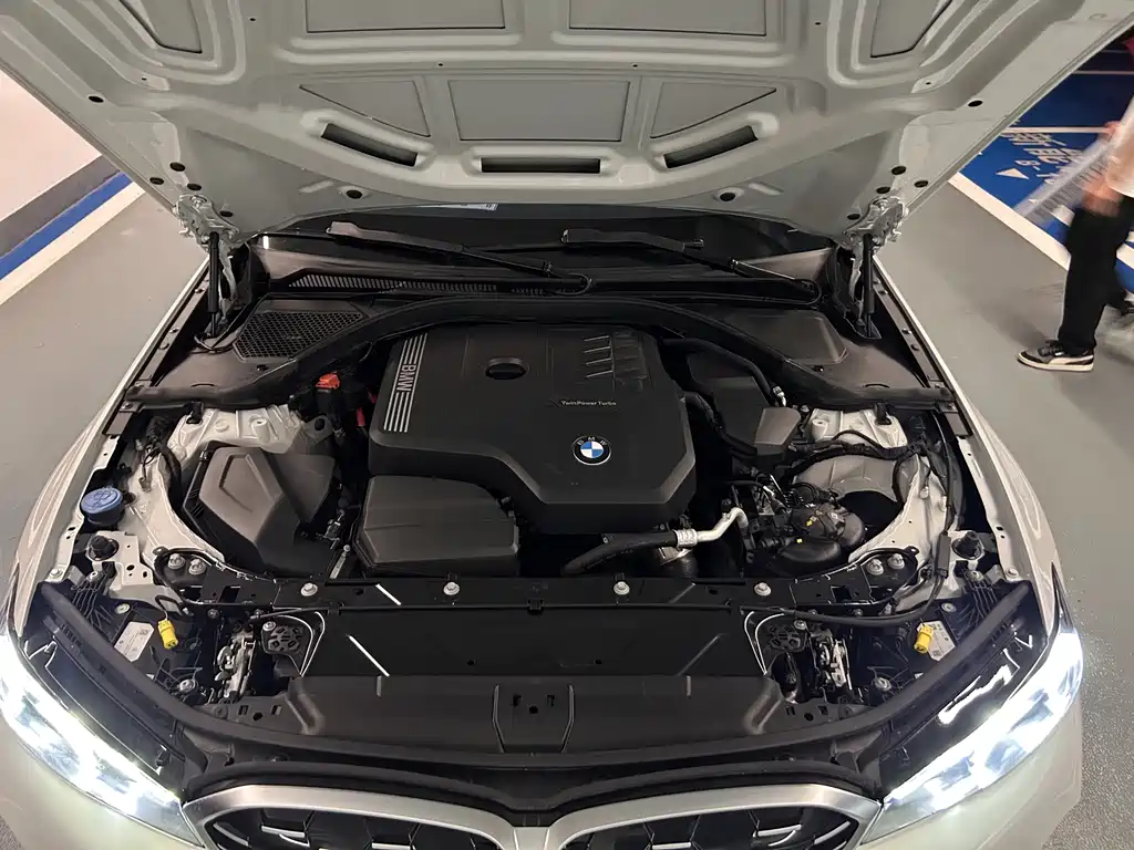 BMW 3 Series — миниатюра 13