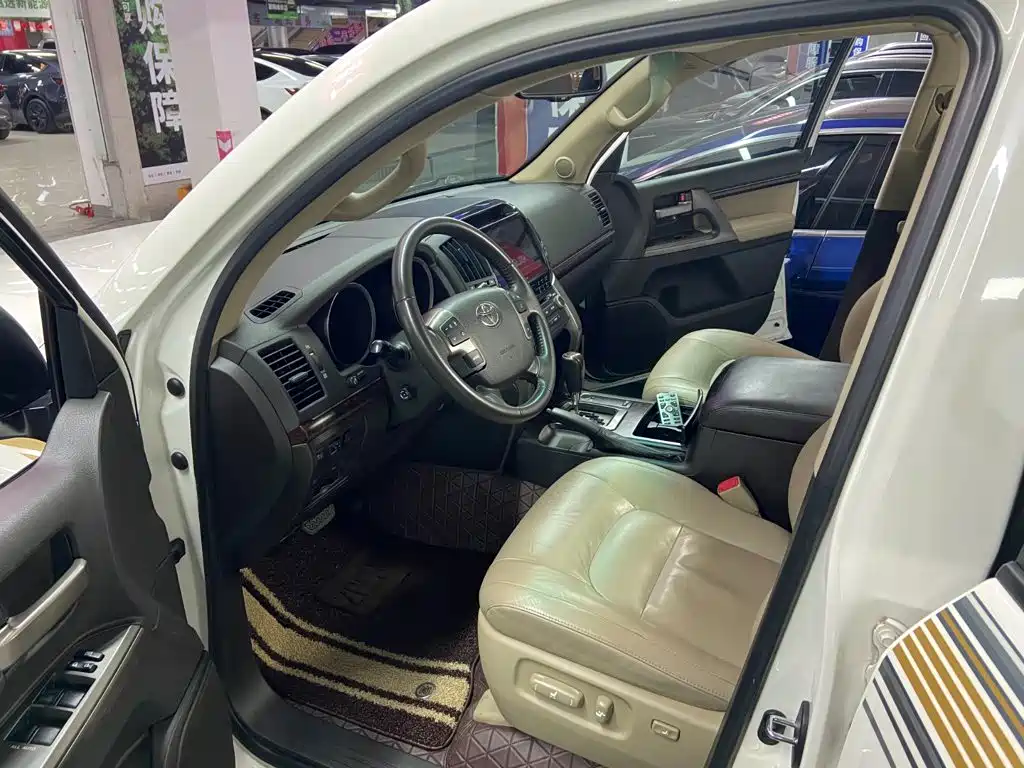 Toyota Land Cruiser — миниатюра 4