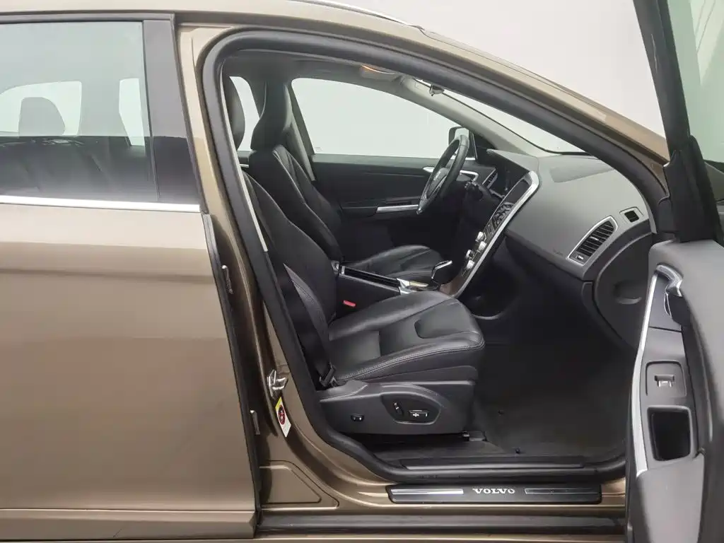 Volvo XC60 — миниатюра 23