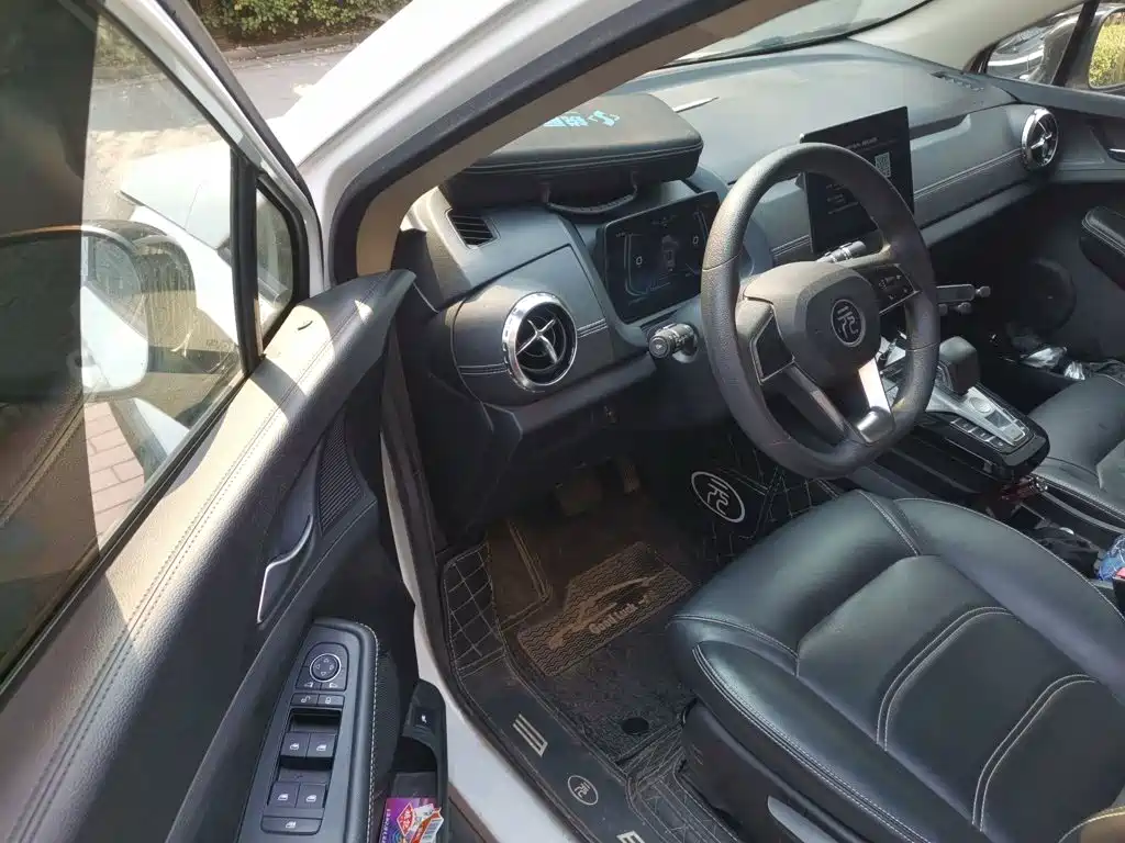 BYD Yuan EV — миниатюра 12