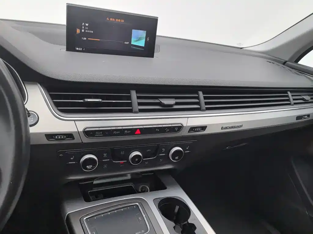 Audi Q7 — миниатюра 12