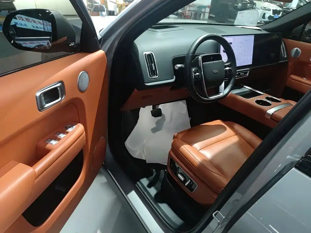 Li Auto Li L8 — миниатюра 16