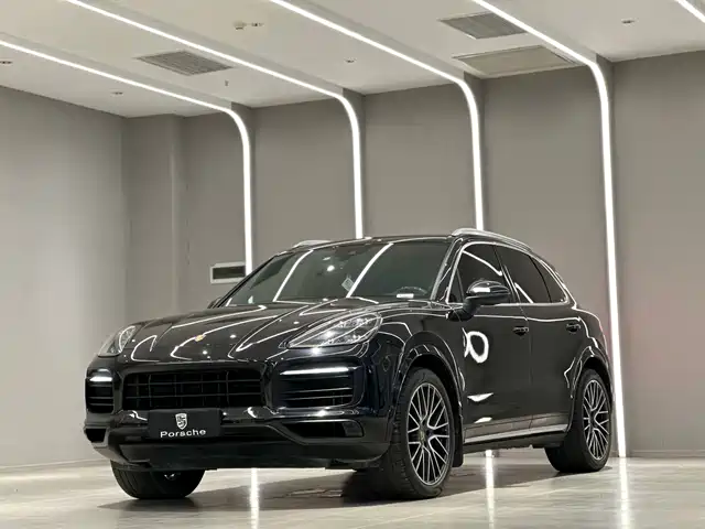 PORSCHE CAYENNE 2021