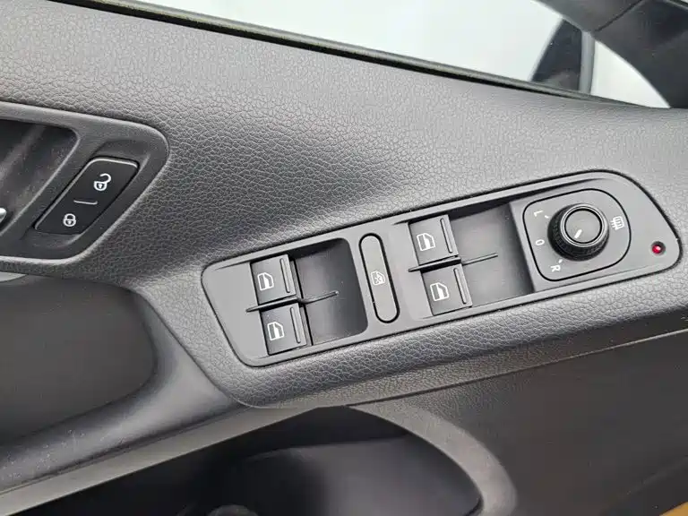 Volkswagen Tiguan — миниатюра 20