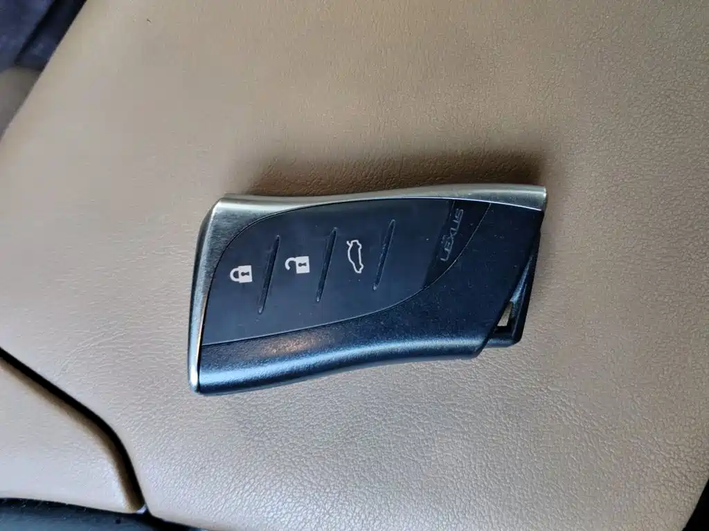 Lexus ES — миниатюра 12