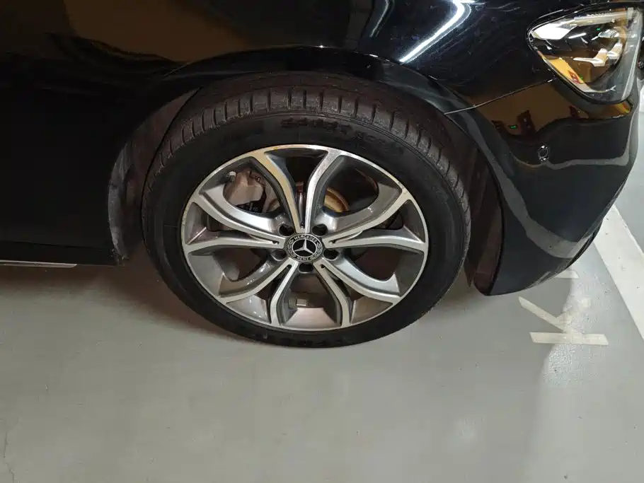 Mercedes-Benz E-Class — миниатюра 6