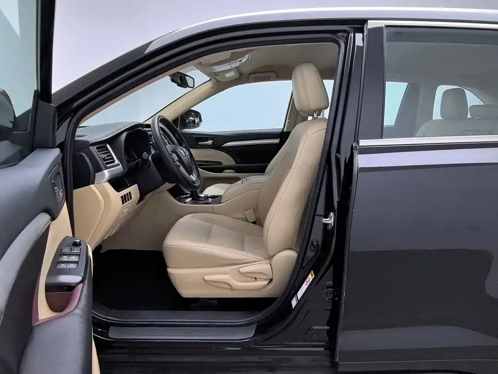 Toyota Highlander — миниатюра 10