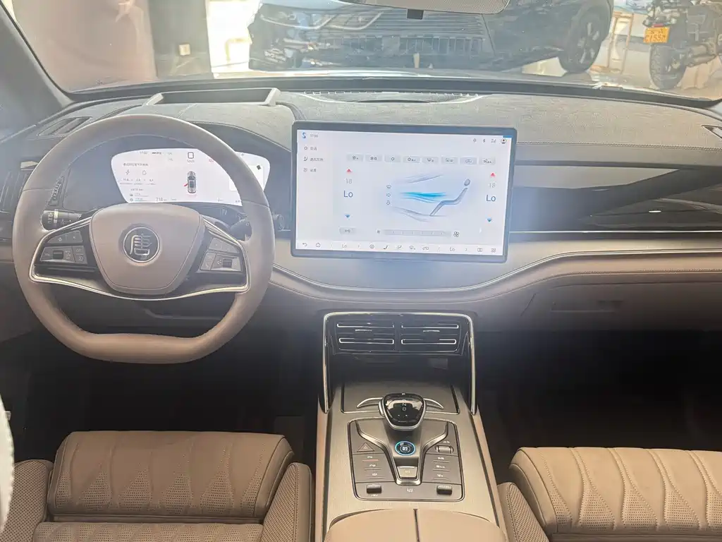 BYD Tang New Energy — миниатюра 10