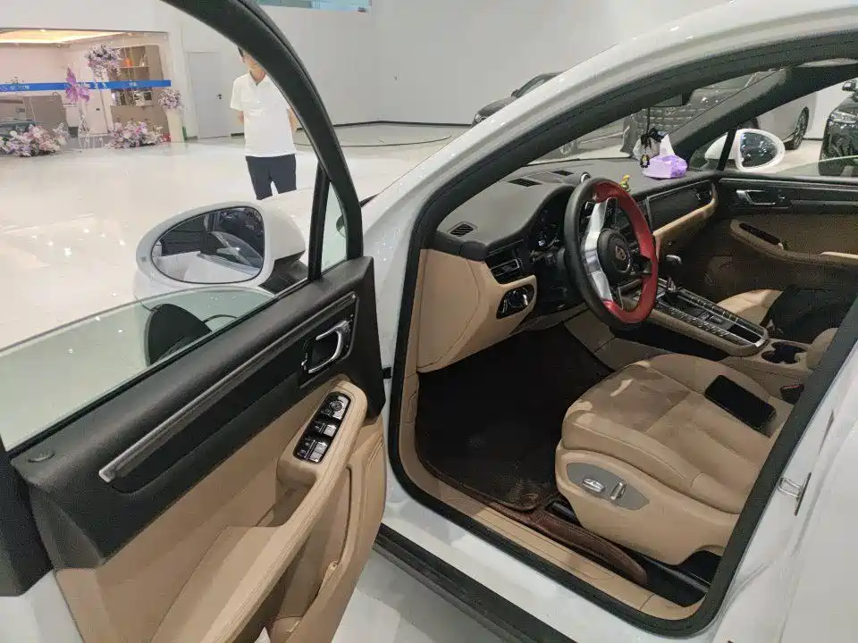 Porsche Macan — миниатюра 7