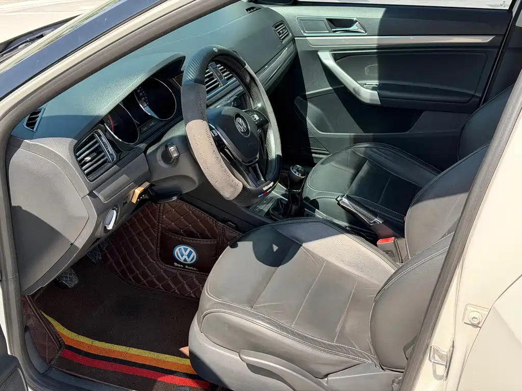 Volkswagen Lavida — миниатюра 4
