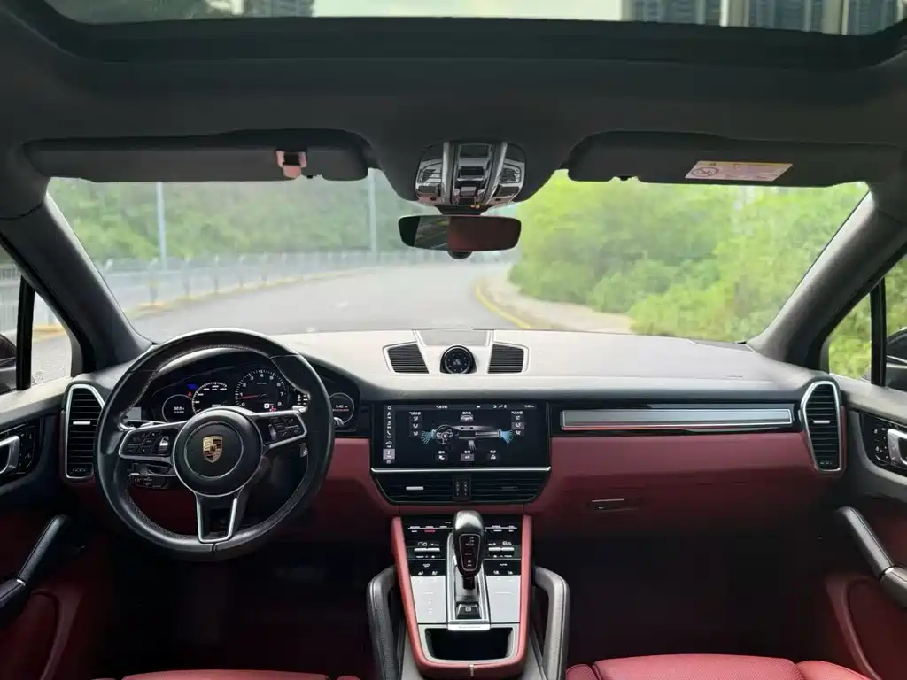 Porsche Cayenne — миниатюра 5