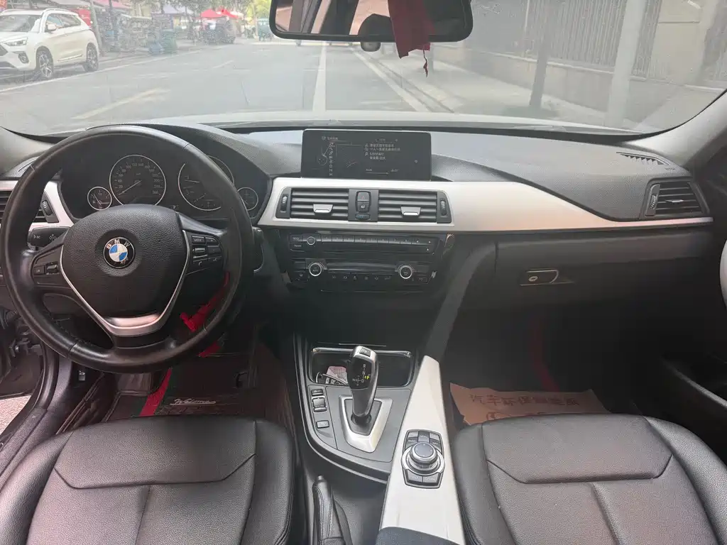 BMW 3 Series — миниатюра 13