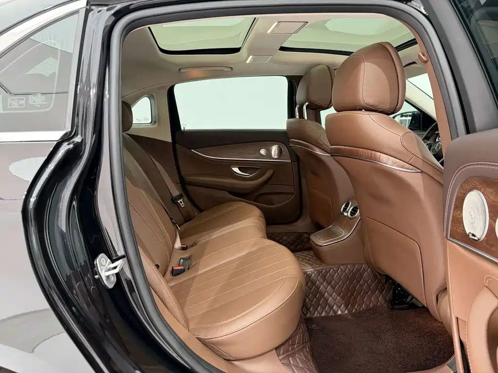 Mercedes-Benz E-Class — миниатюра 29