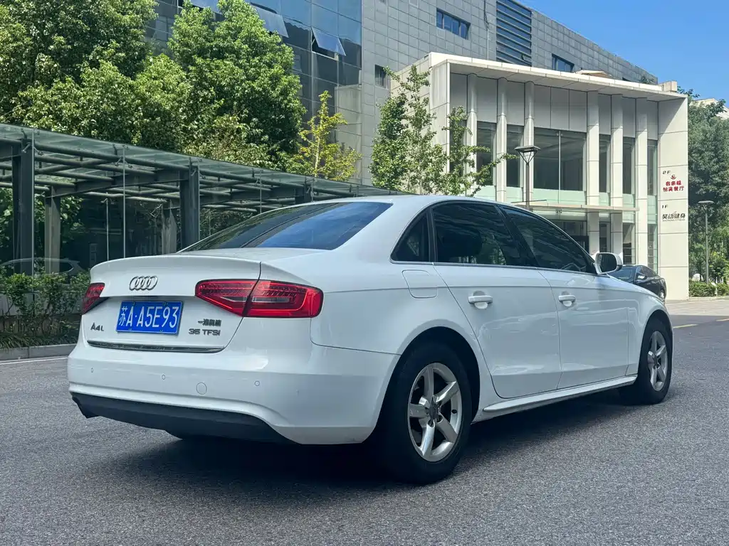 Audi A4L — миниатюра 6