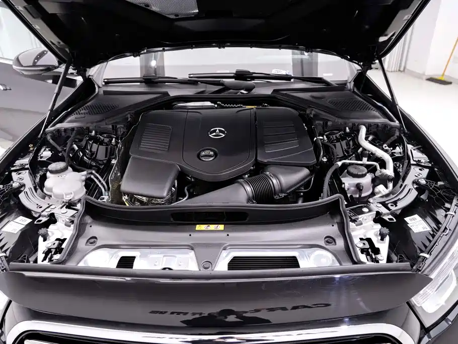 Mercedes-Benz E-Class — миниатюра 10