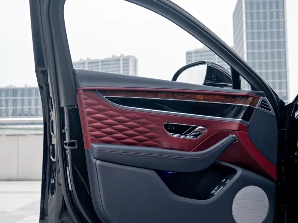Bentley Flying Spur — миниатюра 19