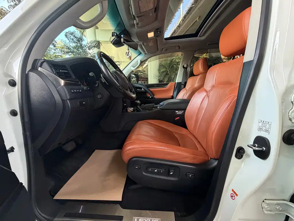 Lexus LX — миниатюра 10