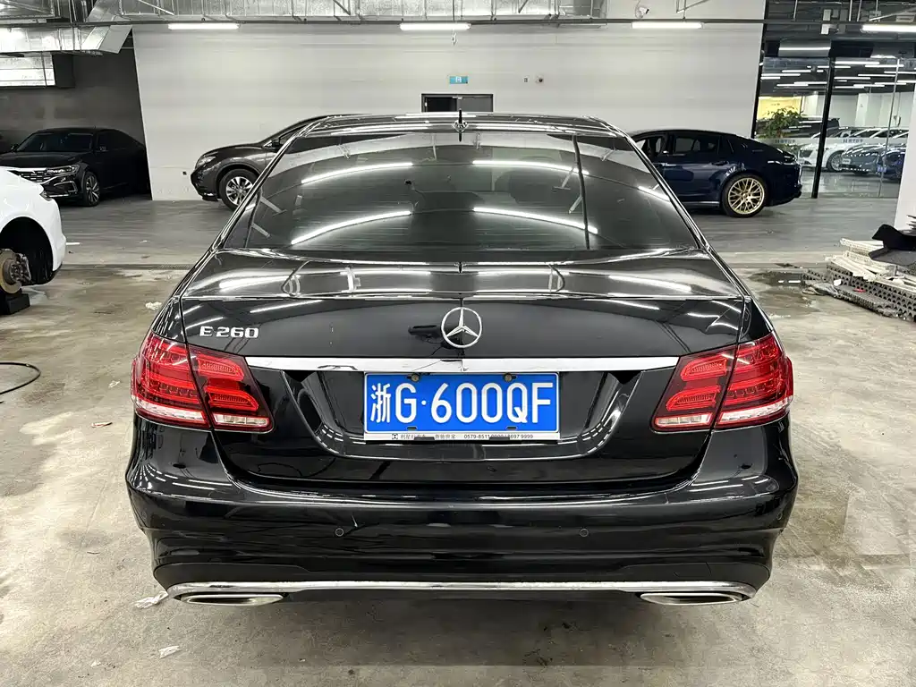 Mercedes-Benz E-Class — миниатюра 4