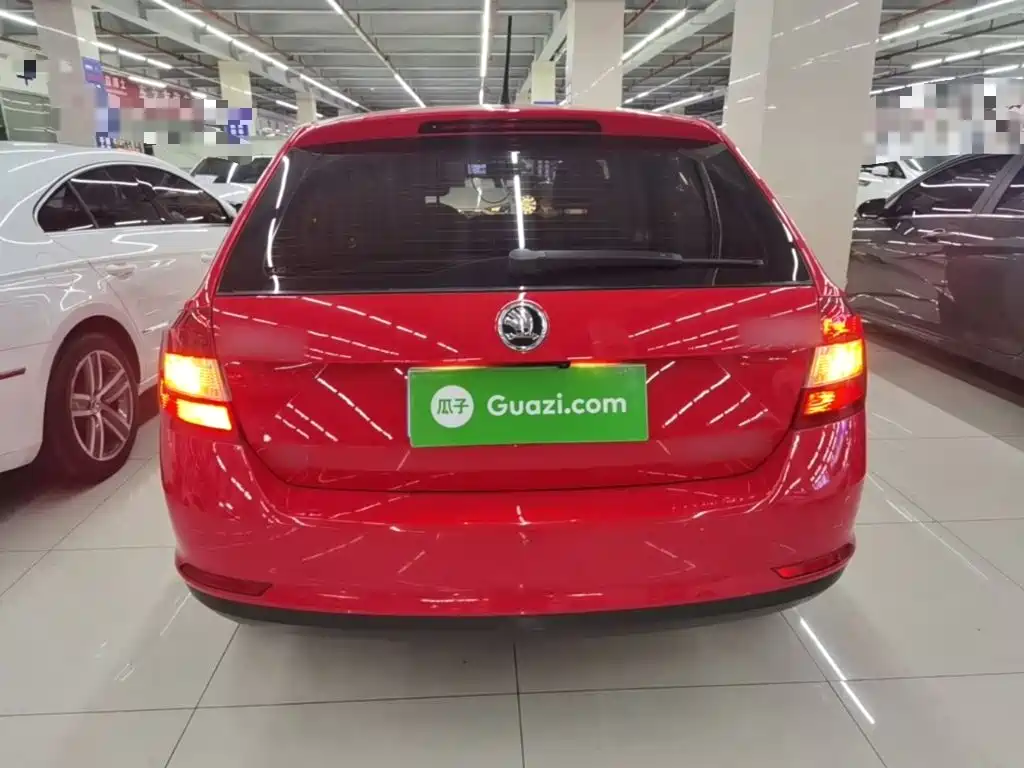 Skoda Rapid Spaceback — миниатюра 6