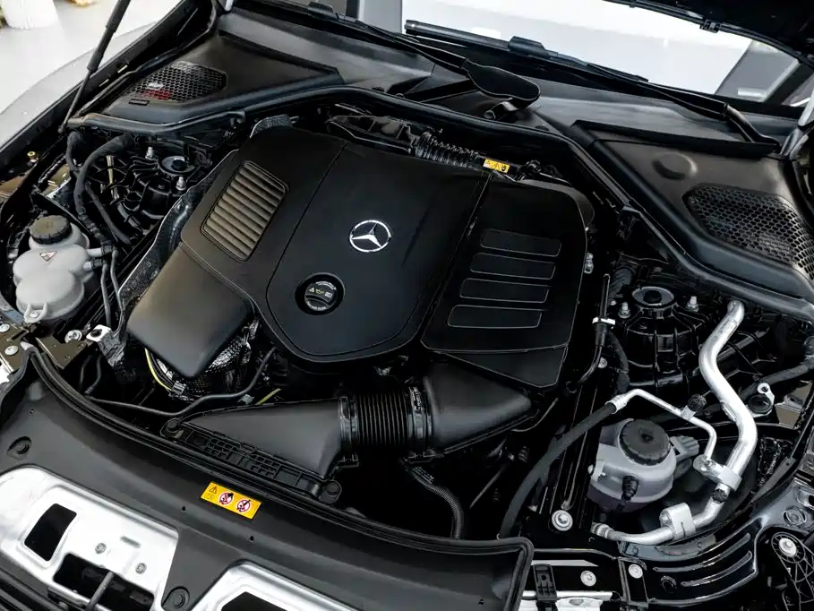Mercedes-Benz E-Class — миниатюра 11