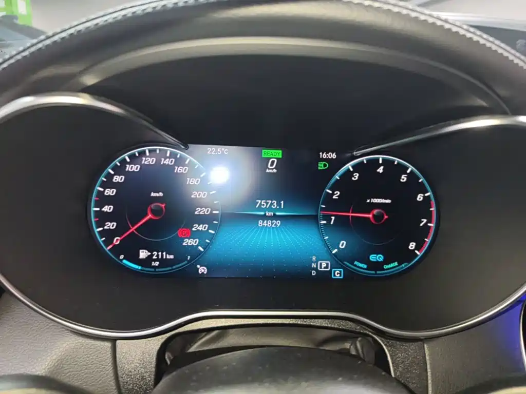 Mercedes-Benz C-Class — миниатюра 12