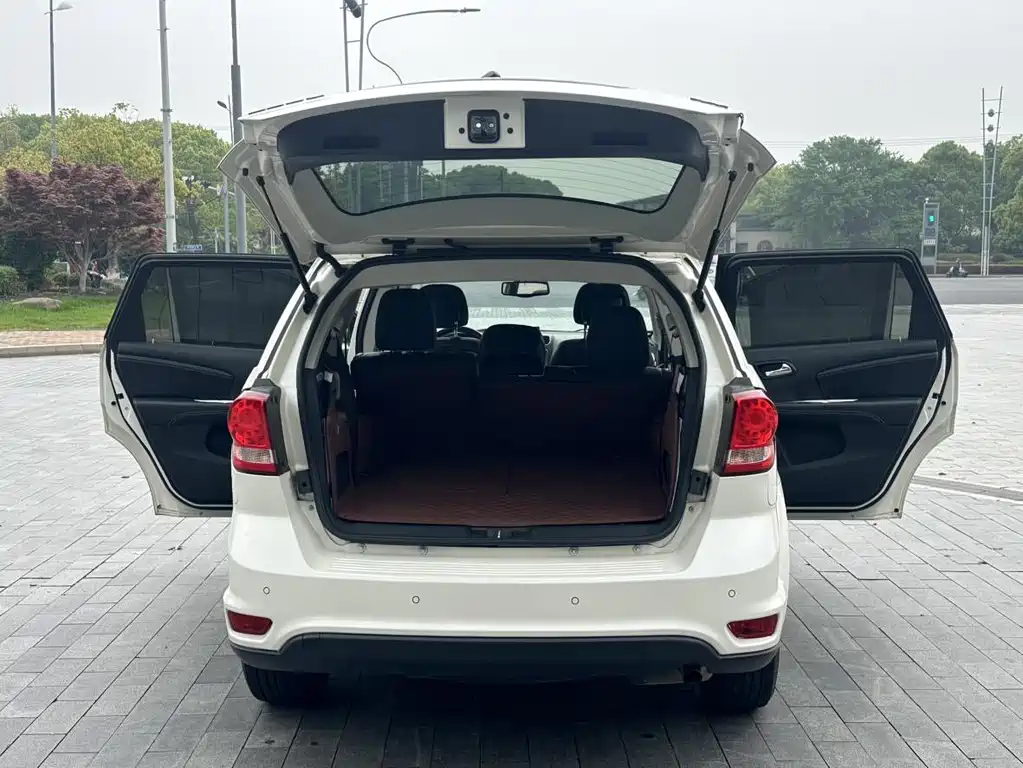 Dodge Journey — миниатюра 12