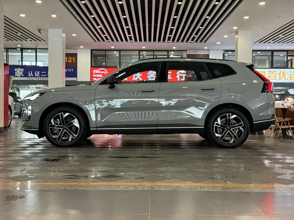 Volvo XC70 PHEV — миниатюра 4
