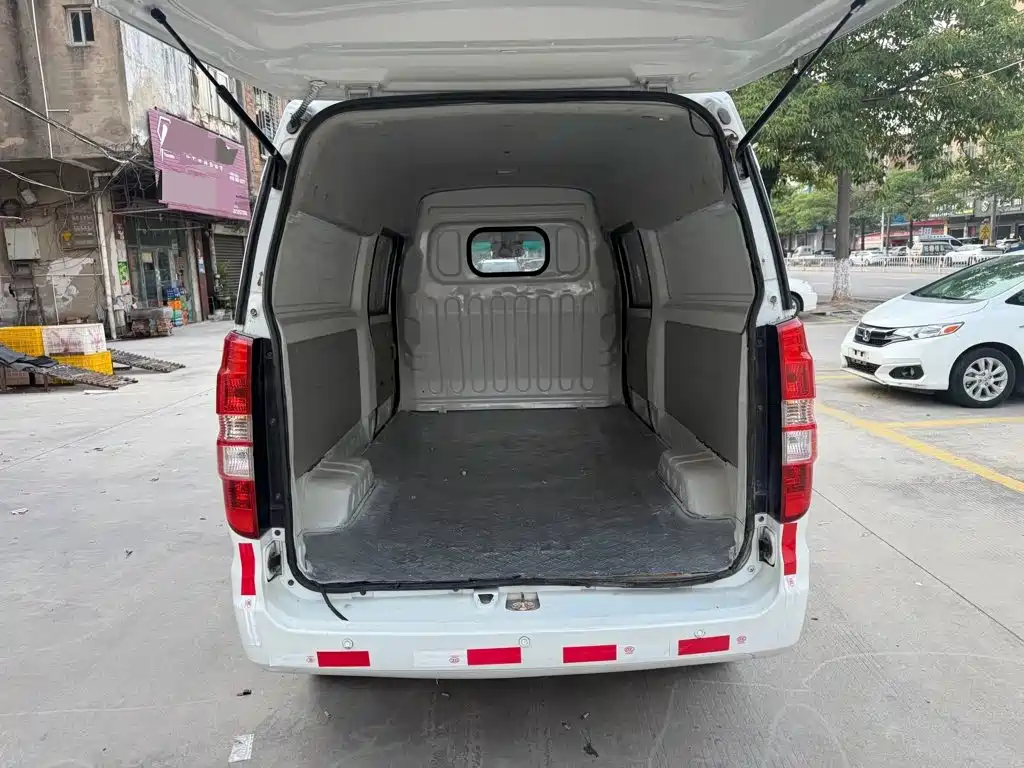 Yuan Cheng Yuan Cheng E5 — миниатюра 7