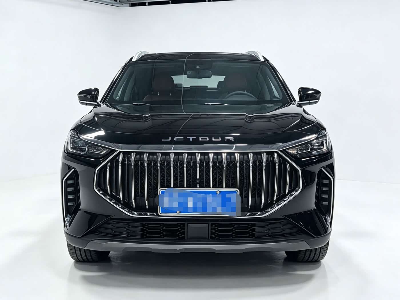 Jetour Jetour X70 PLUS 1.5 л 2024 г. Чёрный, пробег 18000 км