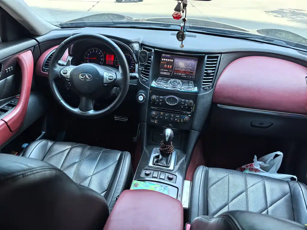 Infiniti FX — миниатюра 7