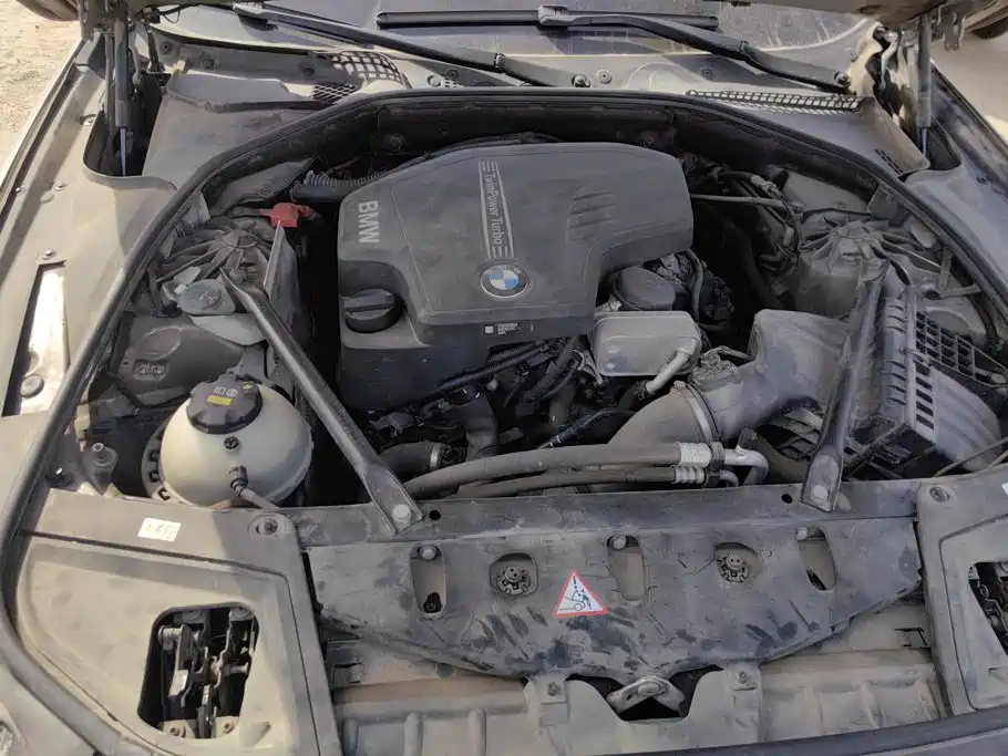 BMW 5 Series — миниатюра 10