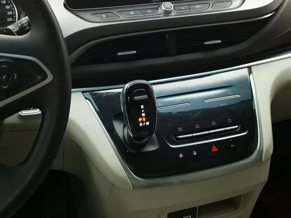 Buick GL8 — миниатюра 13