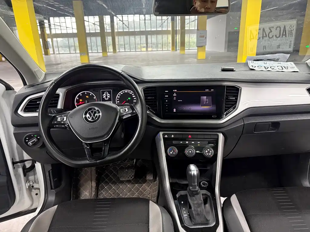 Volkswagen T-Roc — миниатюра 9