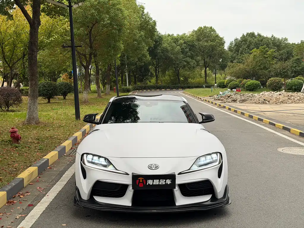 Toyota Supra — миниатюра 2