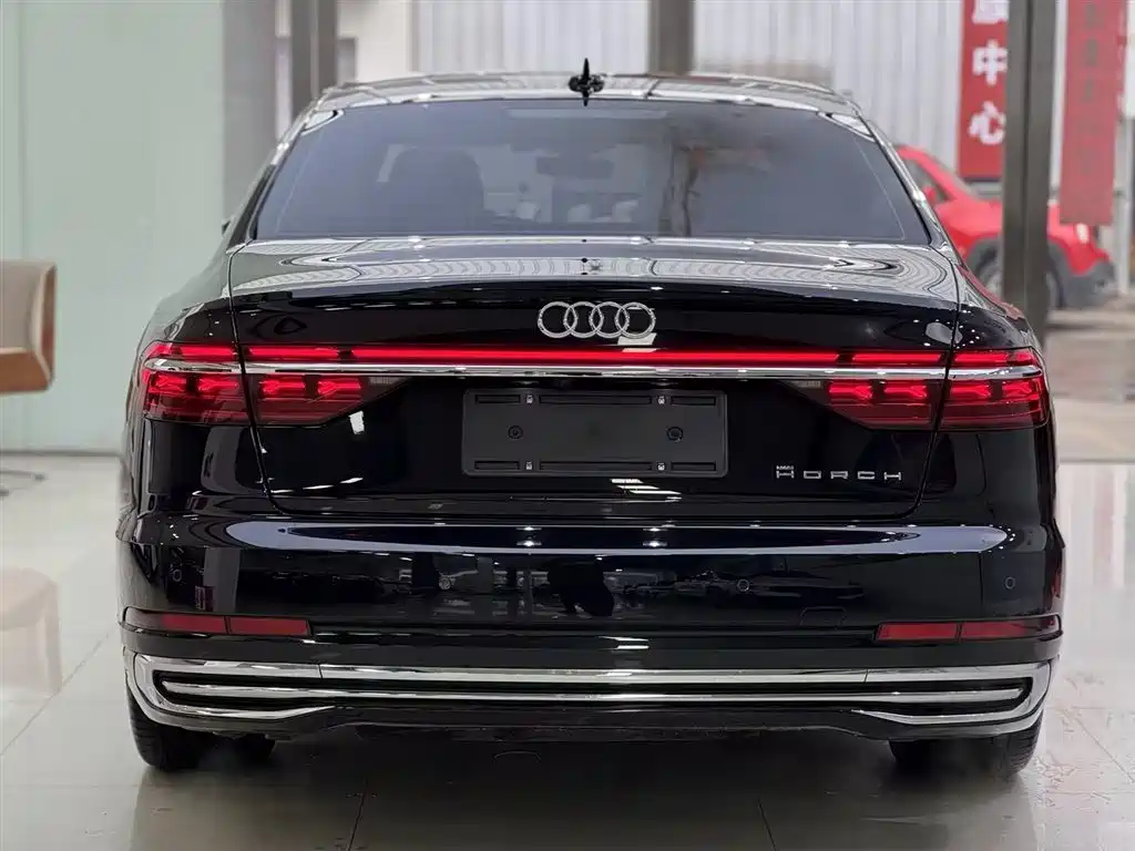 AUDI A8