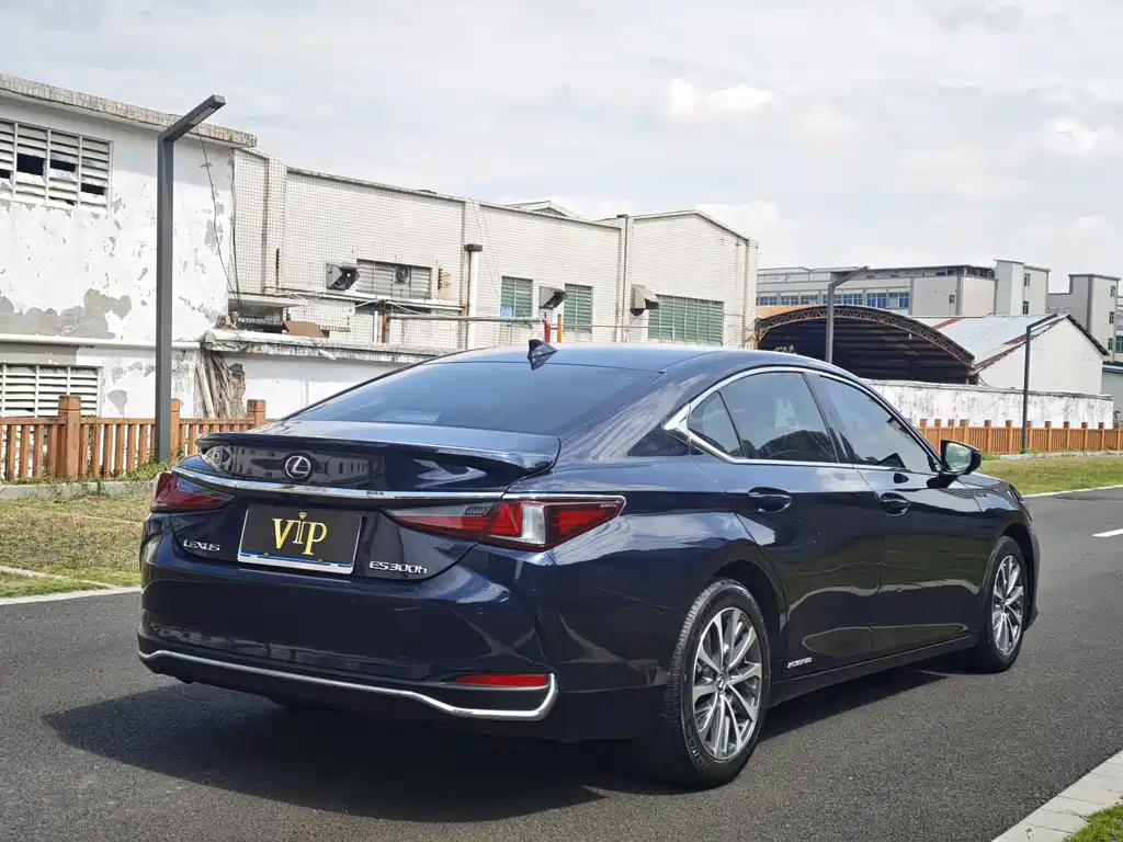 Lexus ES — миниатюра 4