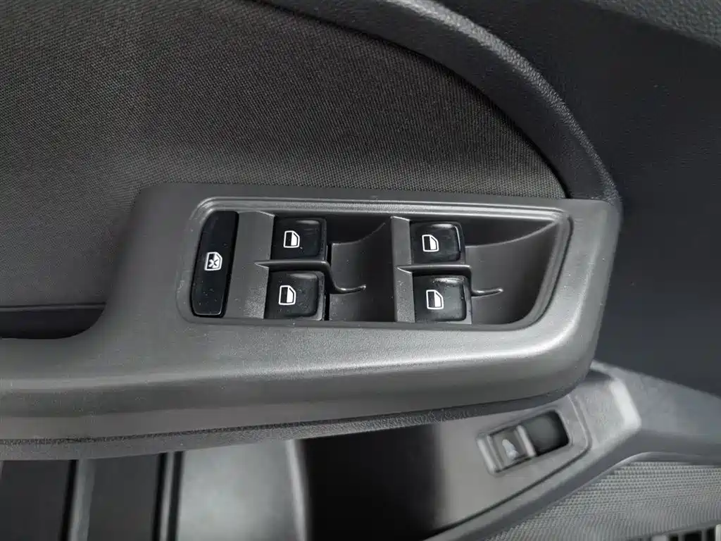 Volkswagen Lavida 2017 1.6L MT