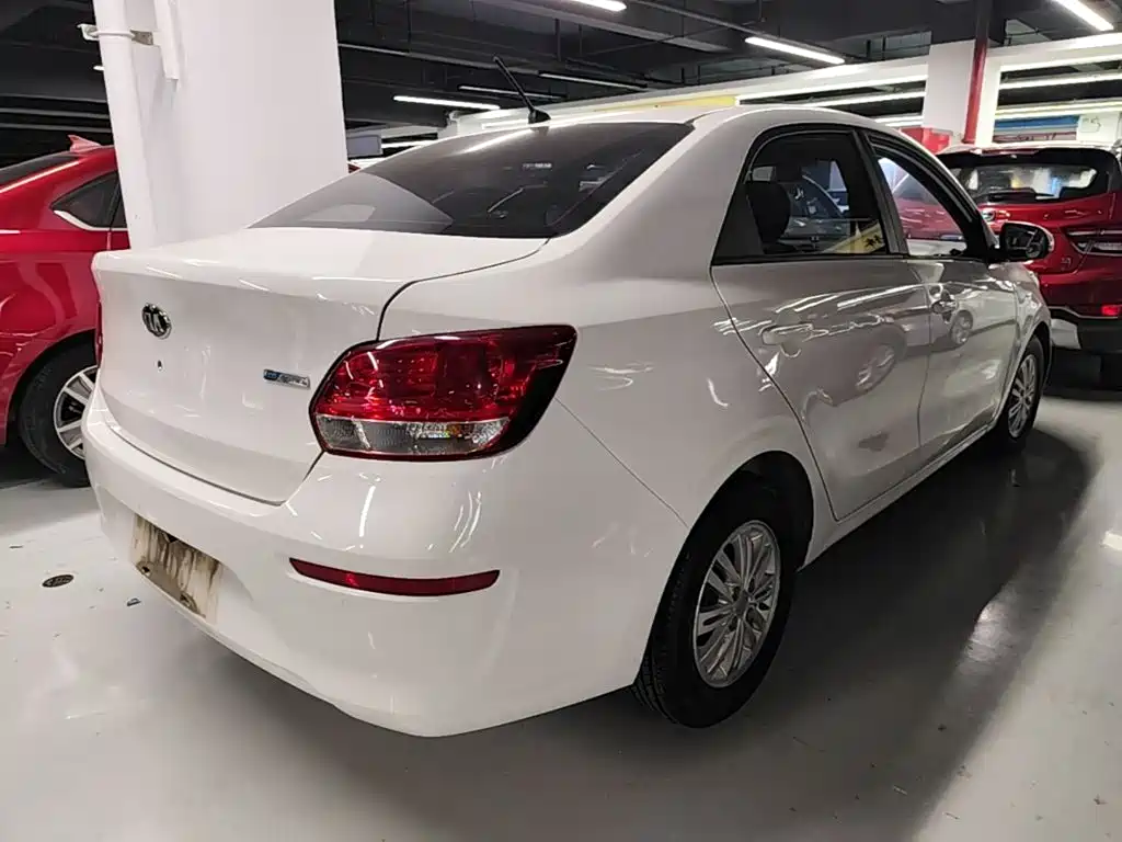 Kia Huanchi — миниатюра 7