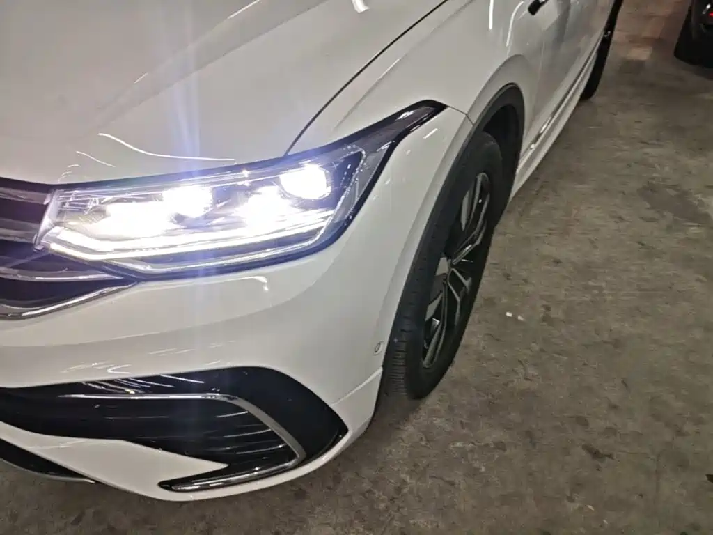 Volkswagen Tiguan L — миниатюра 24