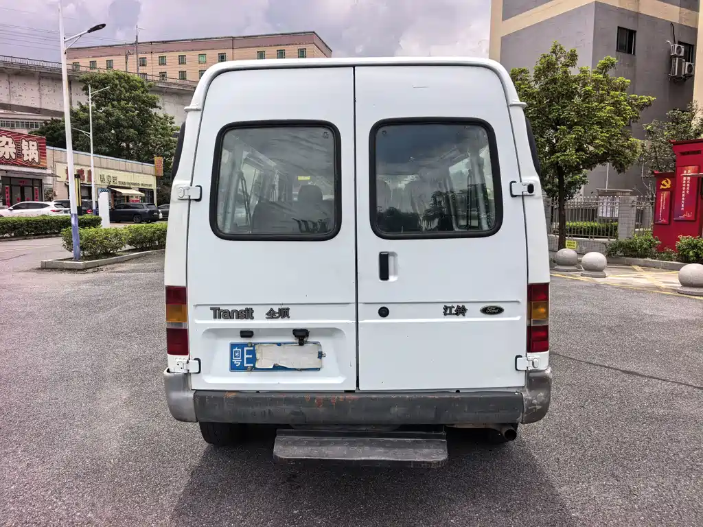 Ford Transit Classic — миниатюра 6